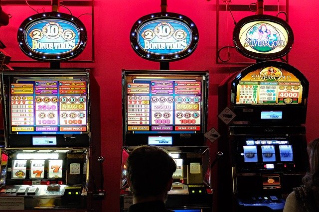 How to play in online slot machines in Singapore?