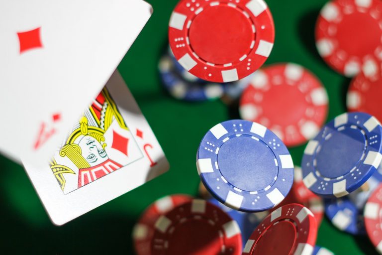 How to play Blackjack in casino?